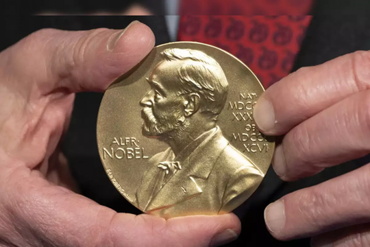 Giải Nobel Kinh tế 2024: Vén màn bí mật về sự thịnh vượng của các quốc gia