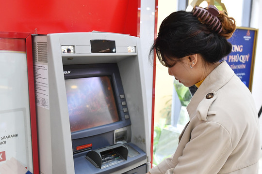 Cách lấy lại thẻ ATM nhanh nhất nếu bị nuốt thẻ