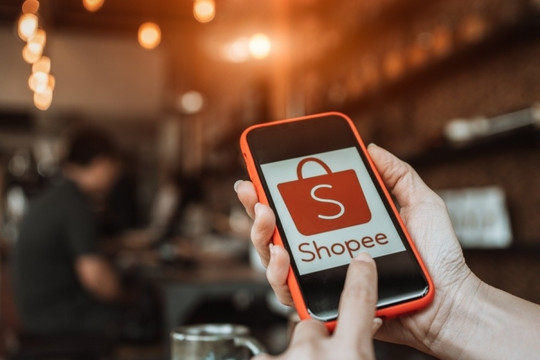 Shopee đổi luật chơi, nhà bán hàng 'xây xẩm', đứng trước nguy cơ 'bay màu'