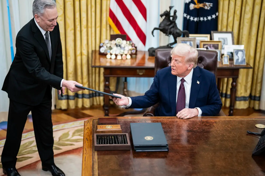 Sắc lệnh của ông Trump gây thất vọng, thị trường tiền số 'đỏ lửa'