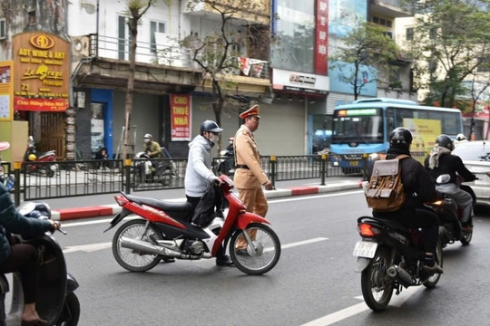 Từ 2025: Người đi xe máy vi phạm biển báo này có thể bị phạt 14 triệu đồng, nhiều người rất chủ quan