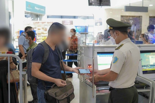 Bộ Tư pháp: Đề xuất tạm ngừng xuất cảnh với người nợ tiền phạt hành chính