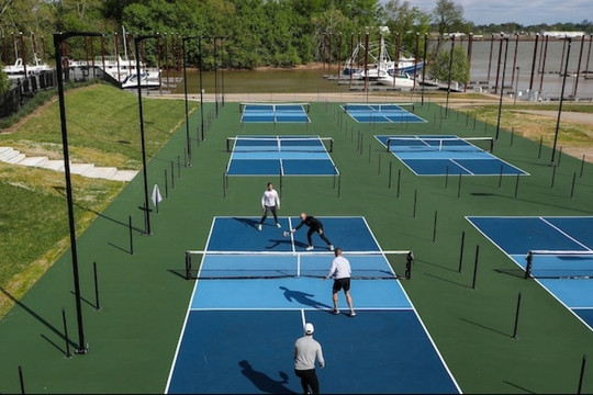 Xây 'chui' sân pickleball trên đất hoang 500m2, một doanh nghiệp ở TP Vinh bị phạt
