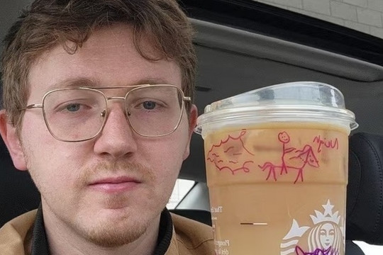 Khi lời chúc hóa... phiền toái: Starbucks bị 'ném đá' vì sáng tạo quá đà