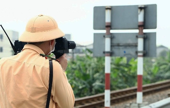 Điểm lại các lỗi vi phạm tài xế ô tô hay bị phạt nguội trên cao tốc