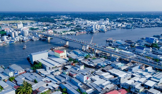 Vài tháng nữa, thông tuyến trục đường nối từ cửa biển lớn nhất ĐBSCL đến tỉnh có hạ tầng '4 không'