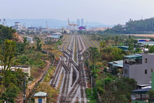 Vingroup muốn làm tuyến đường sắt tốc độ 300km/h nối Hà Nội - Quảng Ninh, Bộ Xây dựng tính kết hợp với dự án 'đắp chiếu' 17 năm